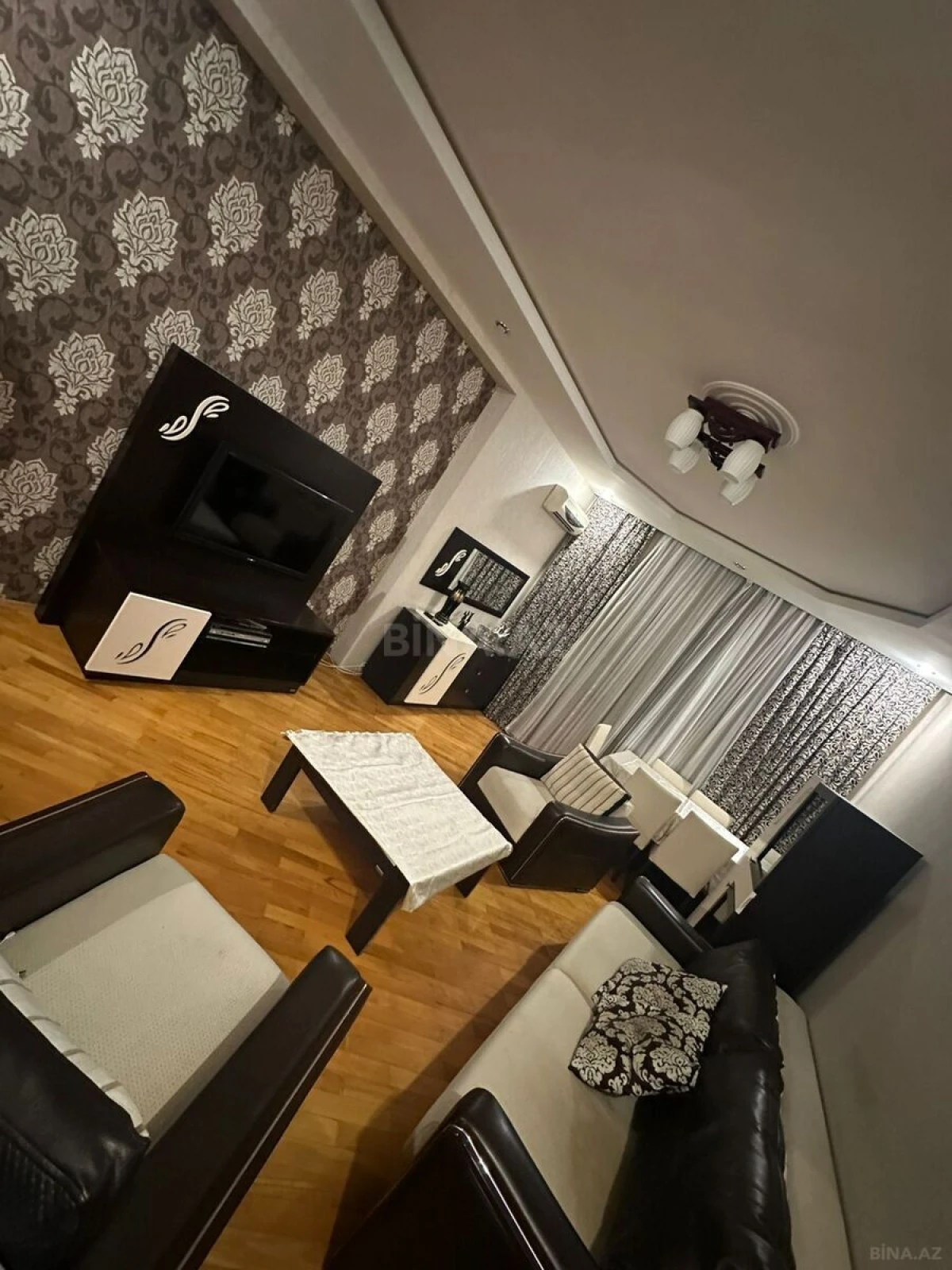 Satılır 3 otaqlı mənzil 110 m²