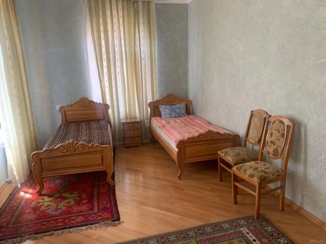 Satılır 6 otaqlı həyət evi 200 m²