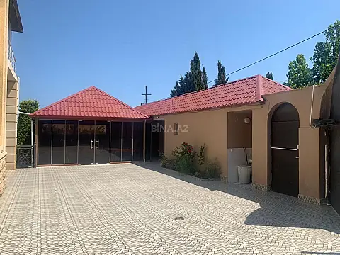 Satılır 6 otaqlı həyət evi 200 m²