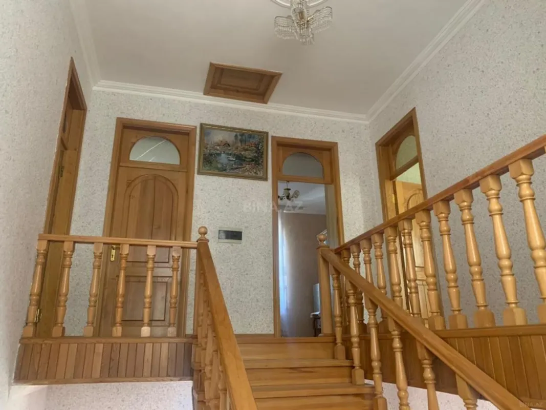 Satılır 6 otaqlı həyət evi 200 m²