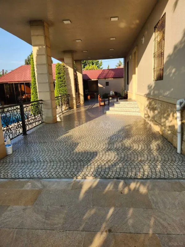 Satılır 6 otaqlı həyət evi 200 m²