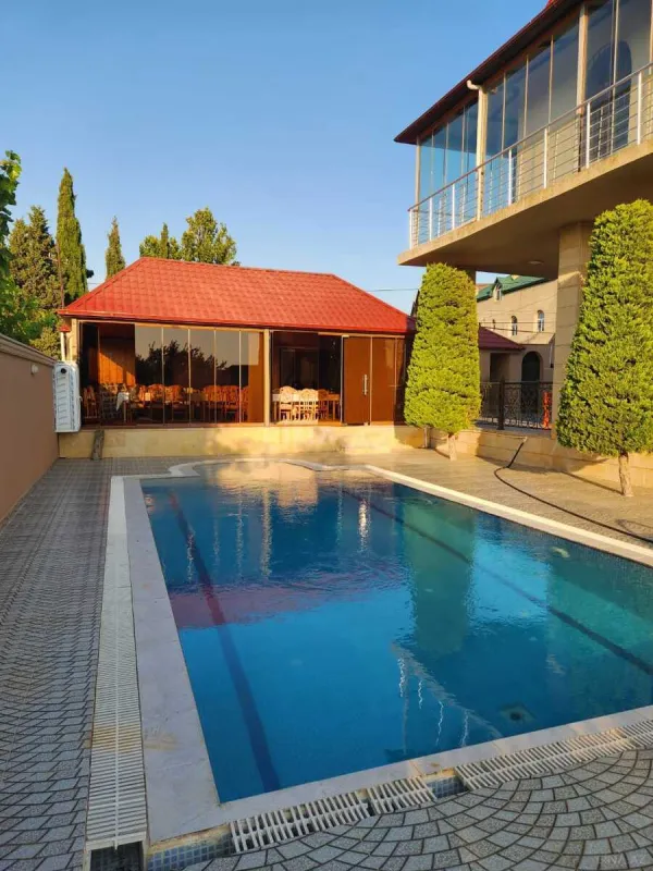 Satılır 6 otaqlı həyət evi 200 m²