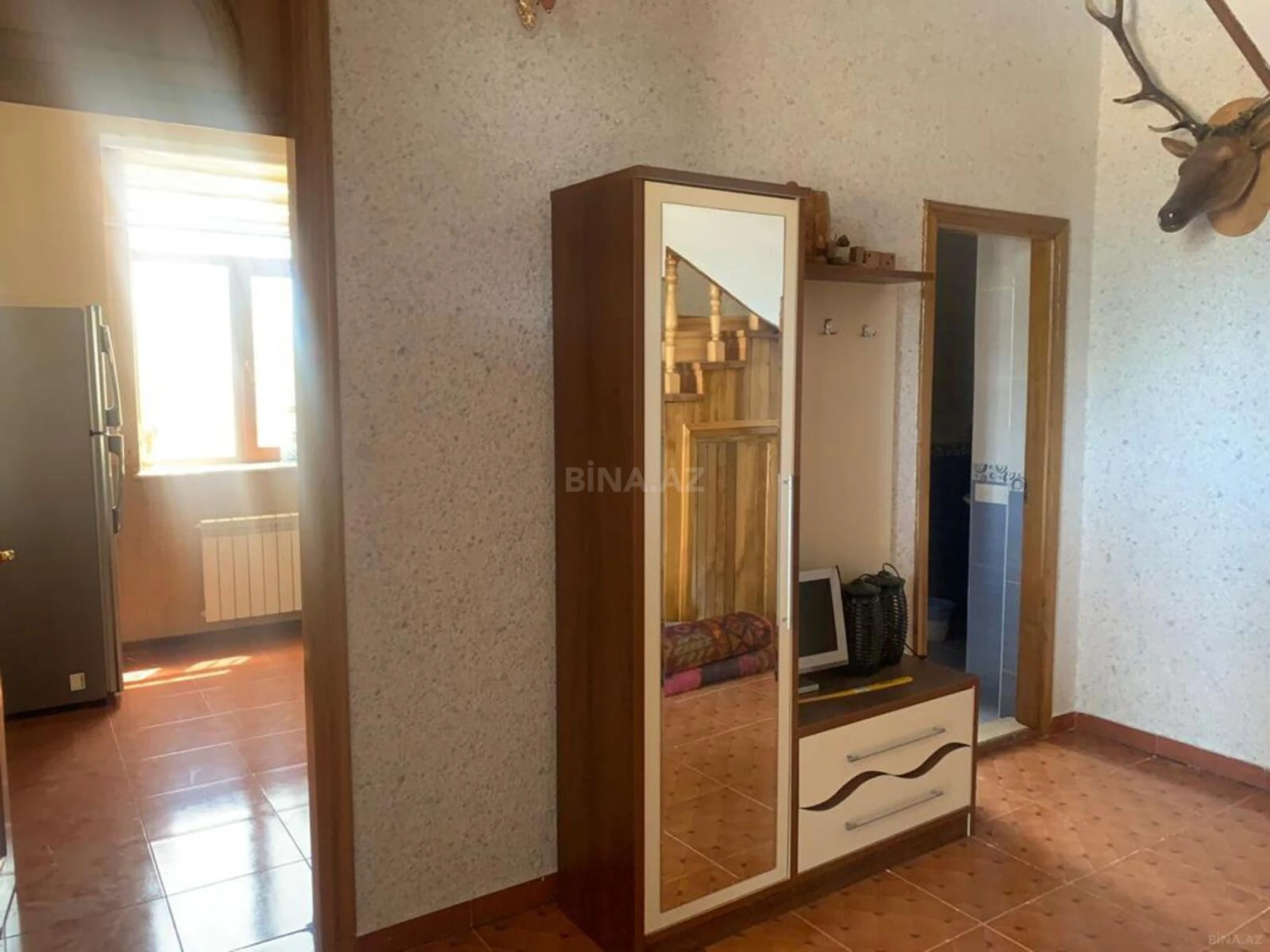 Satılır 6 otaqlı həyət evi 200 m²