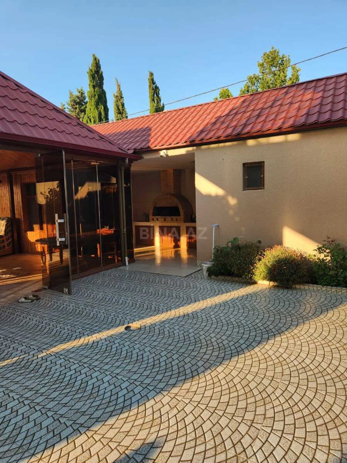 Satılır 6 otaqlı həyət evi 200 m²