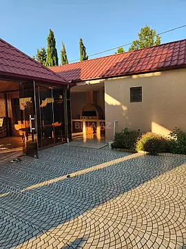 Satılır 6 otaqlı həyət evi 200 m²