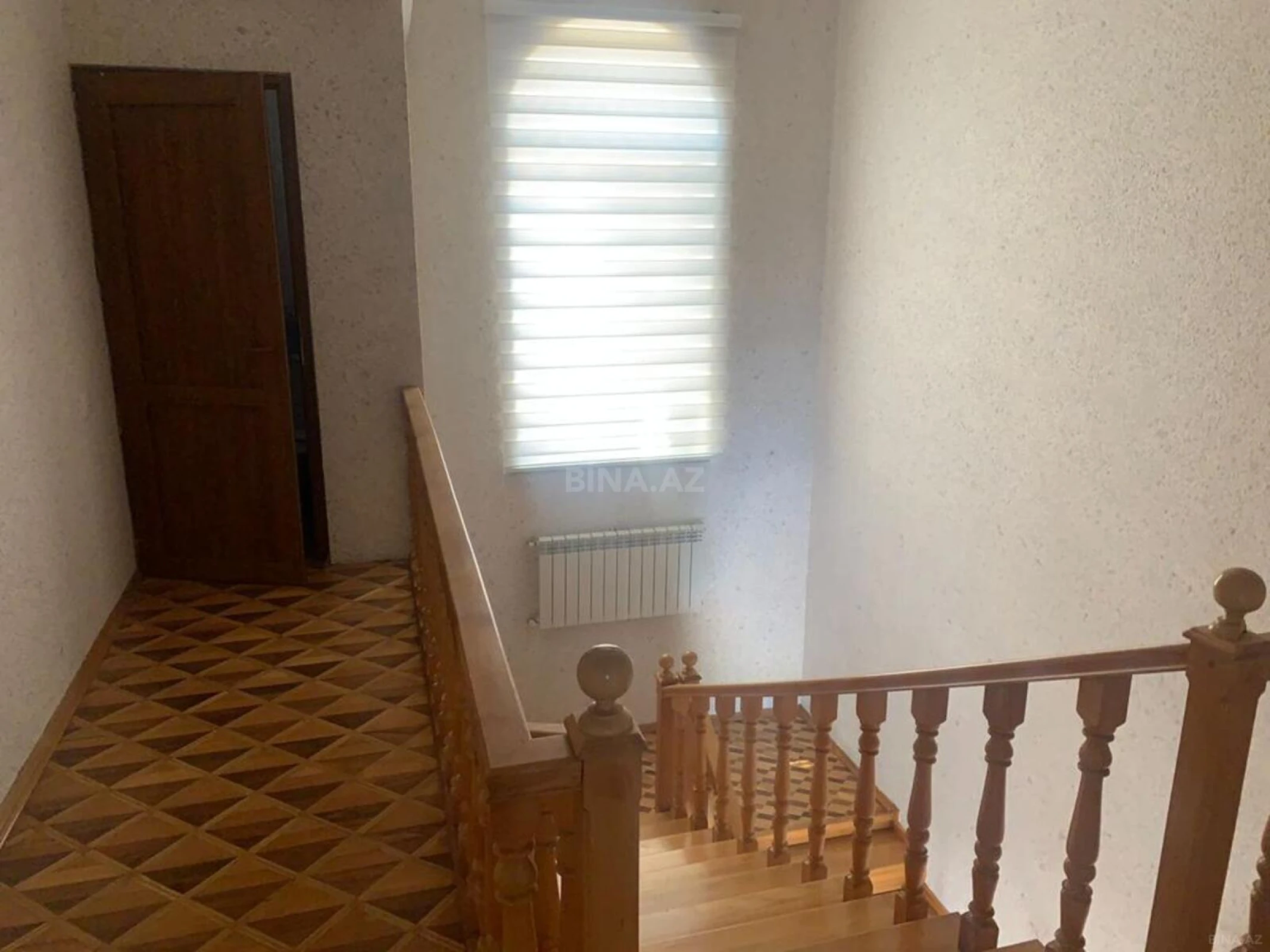 Satılır 6 otaqlı həyət evi 200 m²