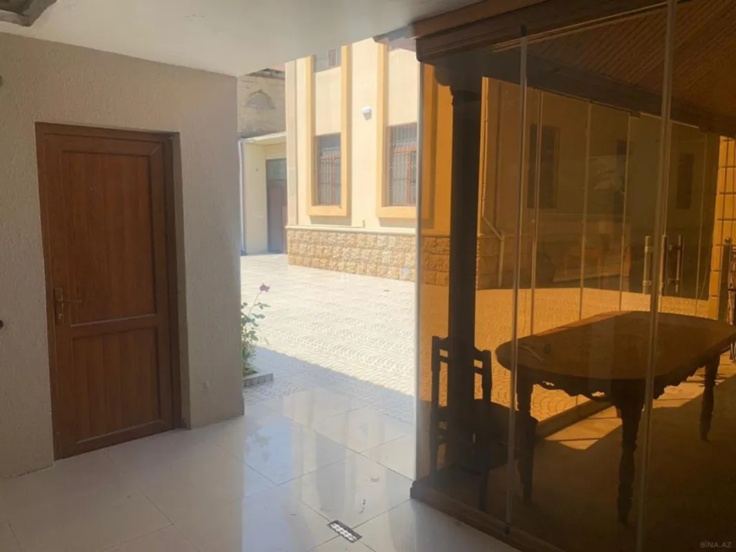 Satılır 6 otaqlı həyət evi 200 m²