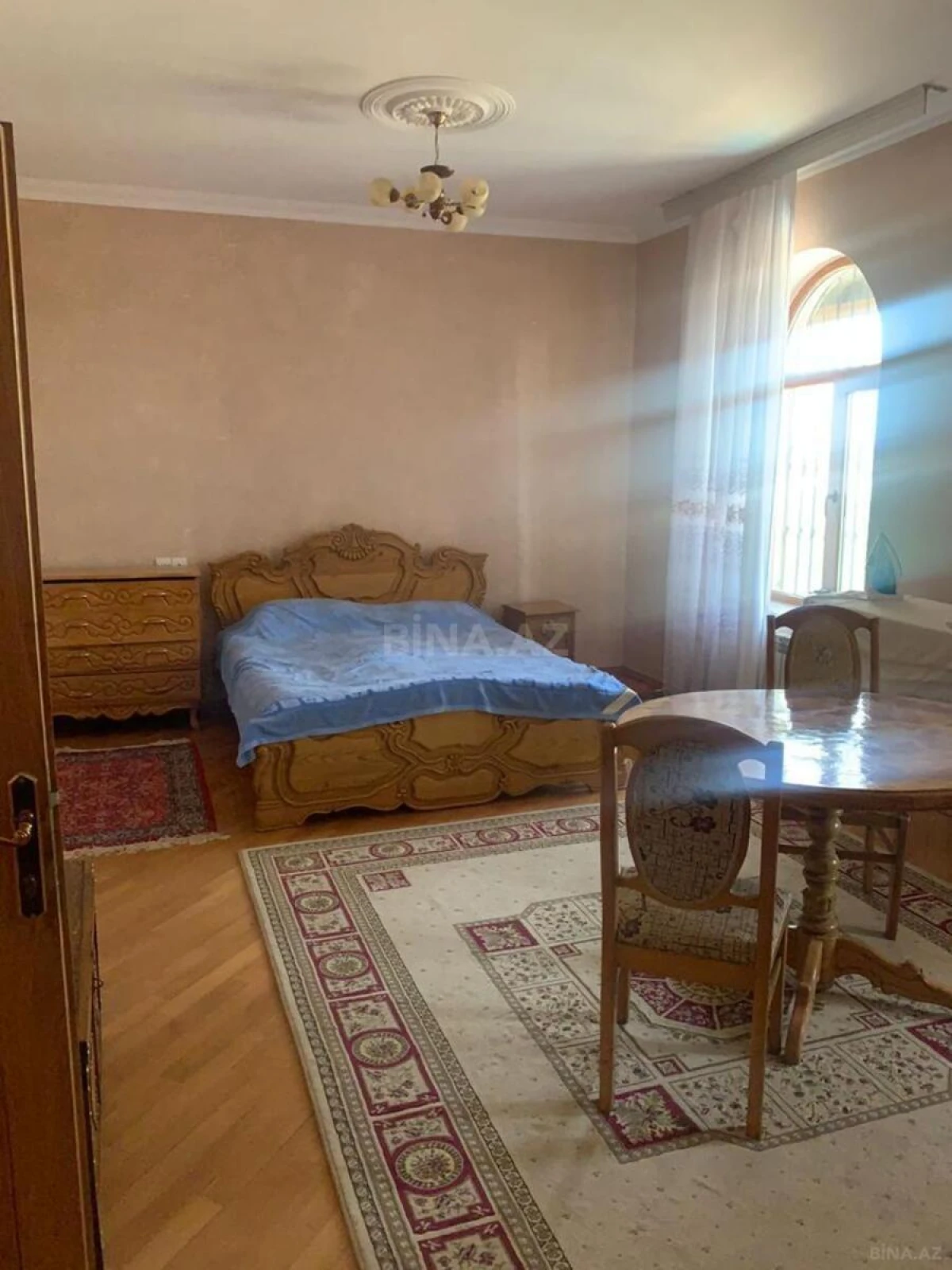 Satılır 6 otaqlı həyət evi 200 m²