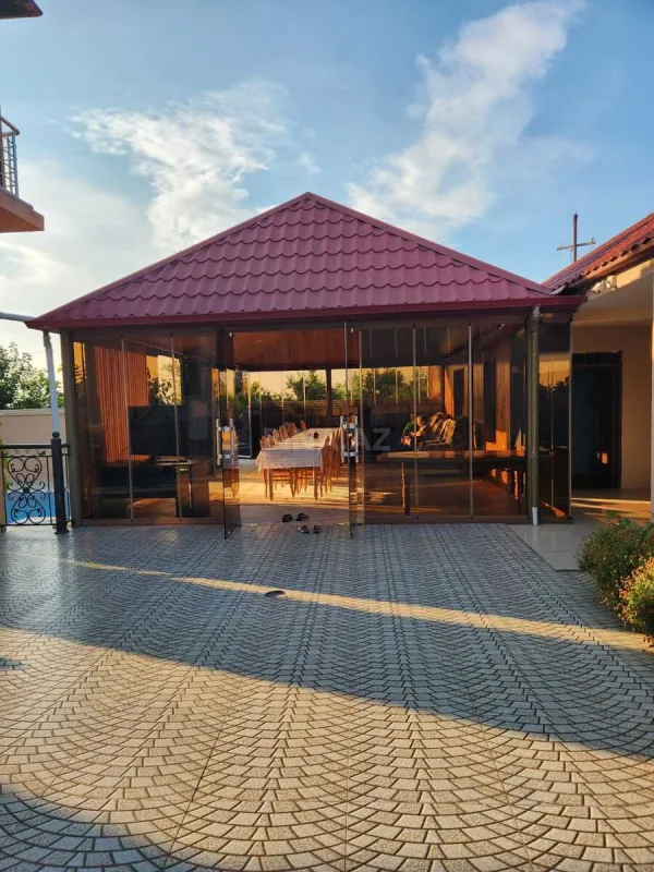 Satılır 6 otaqlı həyət evi 200 m²