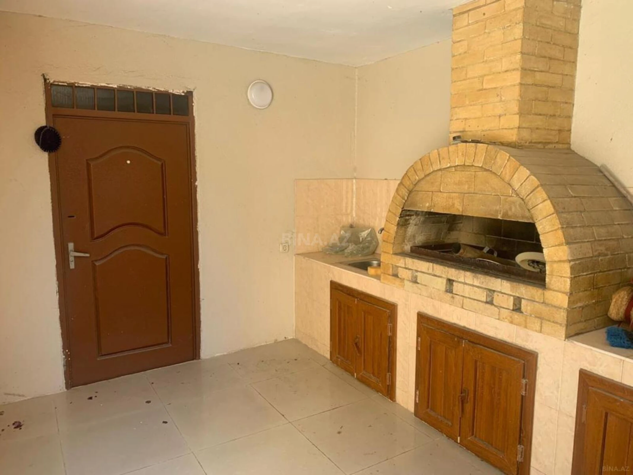 Satılır 6 otaqlı həyət evi 200 m²