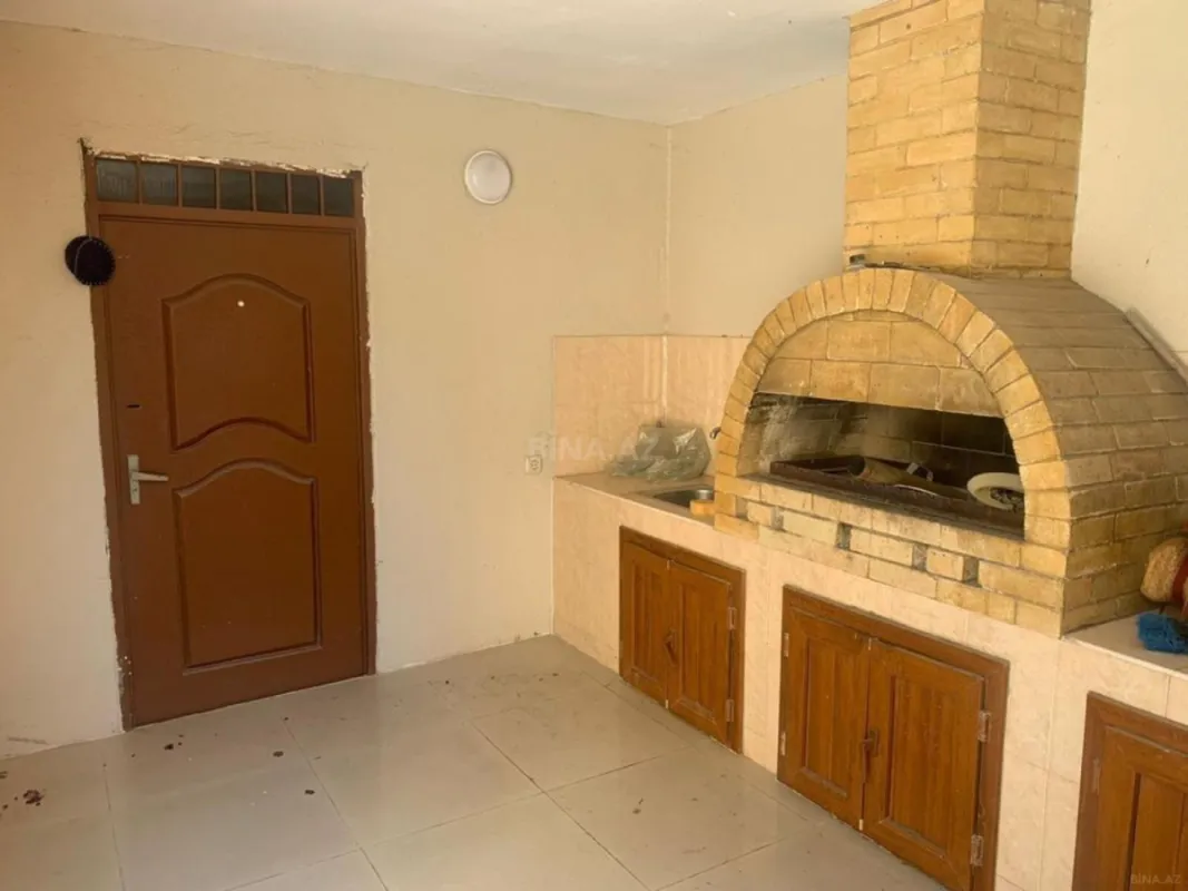 Satılır 6 otaqlı həyət evi 200 m²