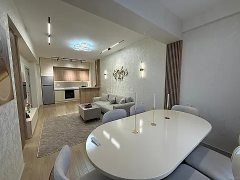 Satılır 2 otaqlı mənzil 65.2 m²
