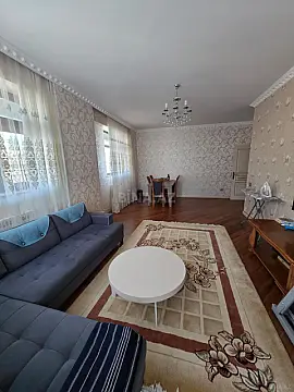 Kirayə verilir 3 otaqlı mənzil 150 m²