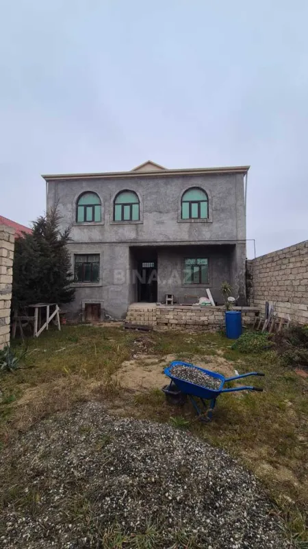 Satılır 7 otaqlı həyət evi 260 m²