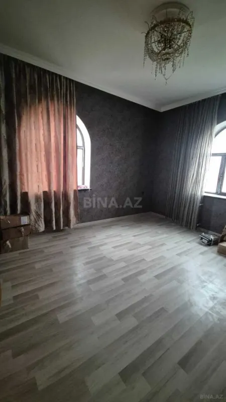 Satılır 7 otaqlı həyət evi 260 m²