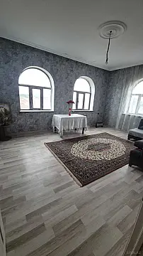 Satılır 7 otaqlı həyət evi 260 m²