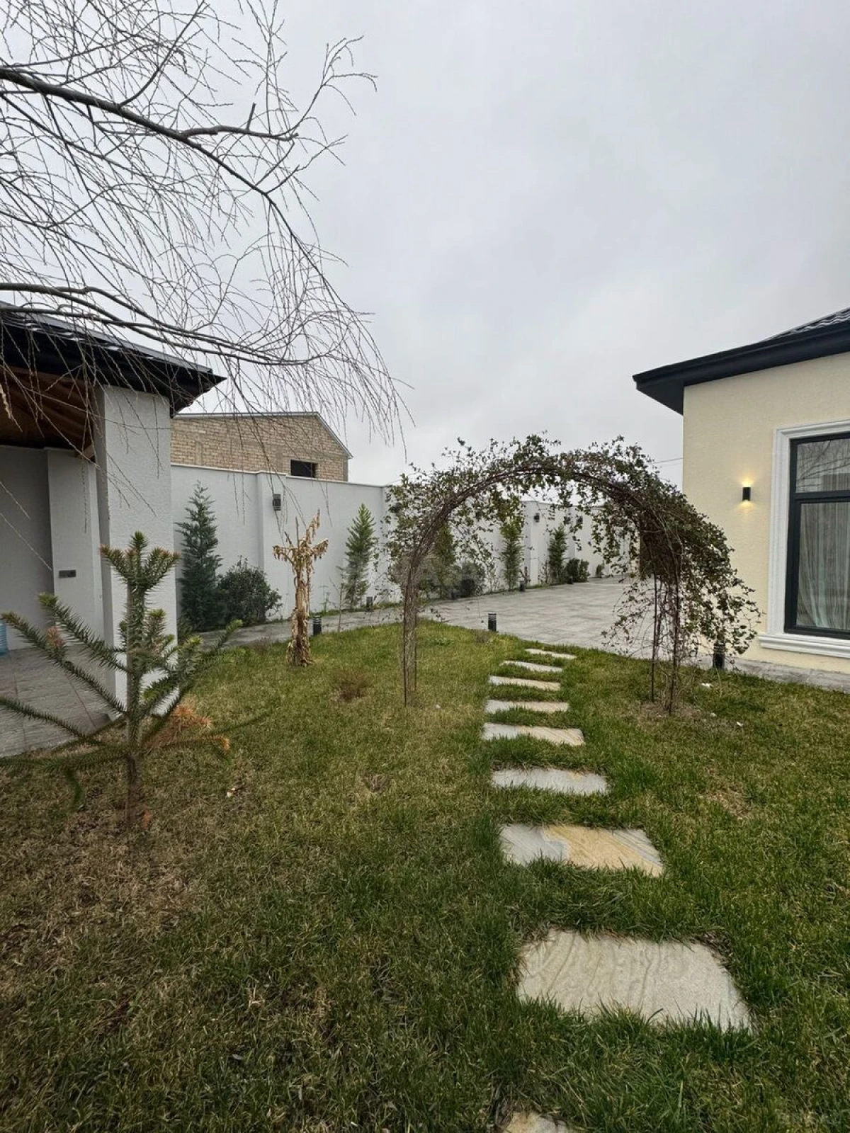 Satılır 4 otaqlı həyət evi 150 m²