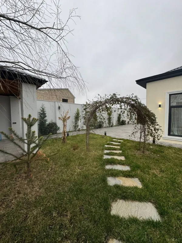 Satılır 4 otaqlı həyət evi 150 m²