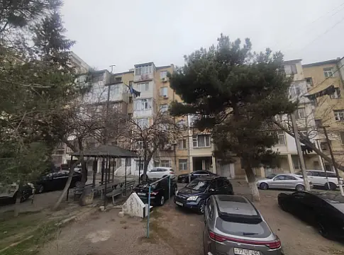 Satılır 3 otaqlı mənzil 80 m² — Bakı, İnşaatçılar 3 otaq 80.00 m²