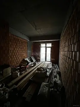 Satılır 5 otaqlı mənzil 235 m²