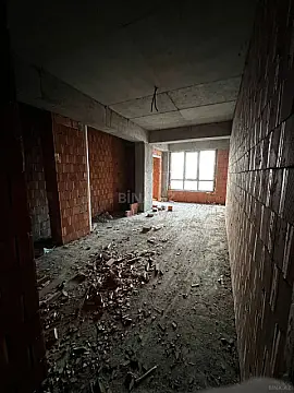 Satılır 5 otaqlı mənzil 235 m²