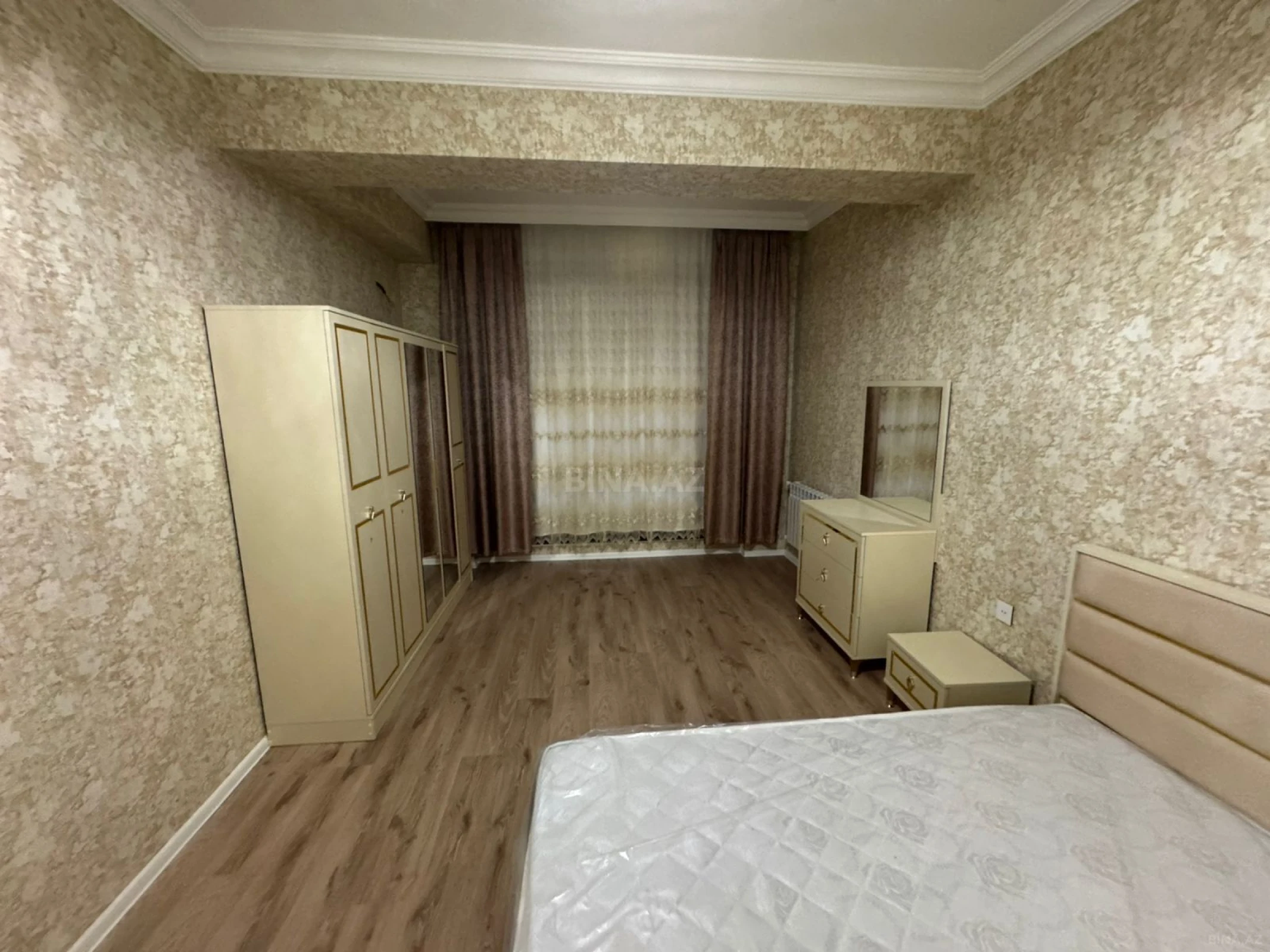 Kirayə verilir 2 otaqlı mənzil 70 m²