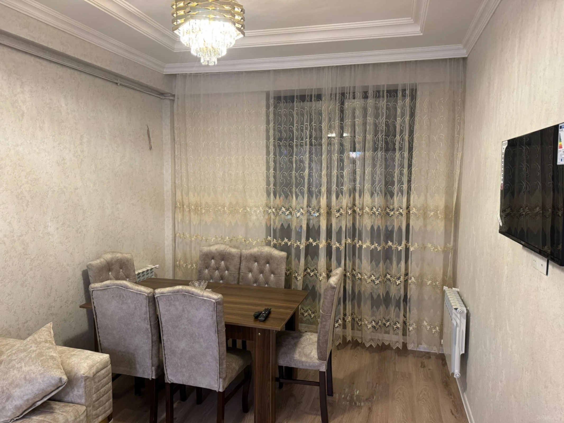 Kirayə verilir 2 otaqlı mənzil 70 m²