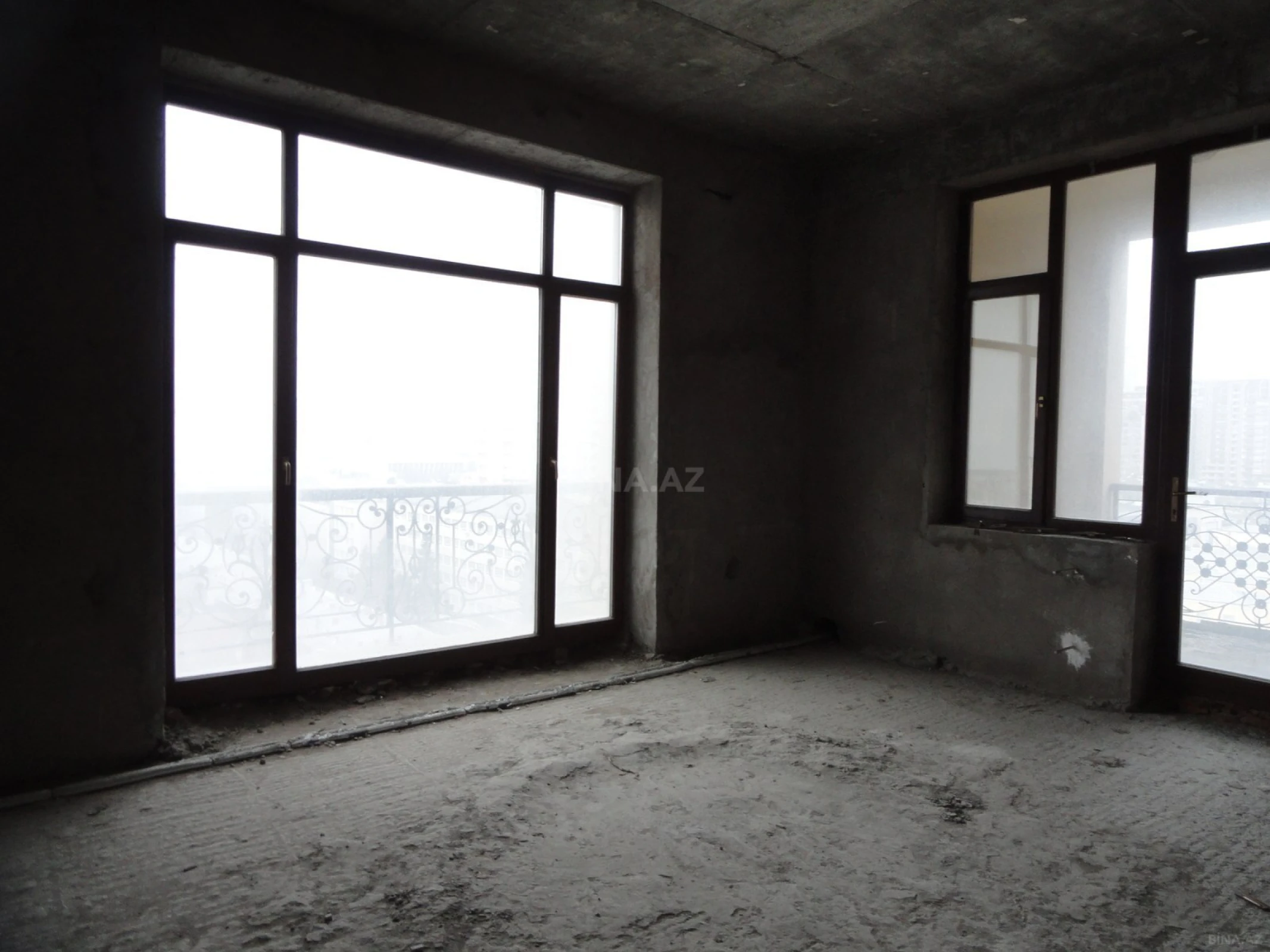 Satılır 3 otaqlı mənzil 113 m²