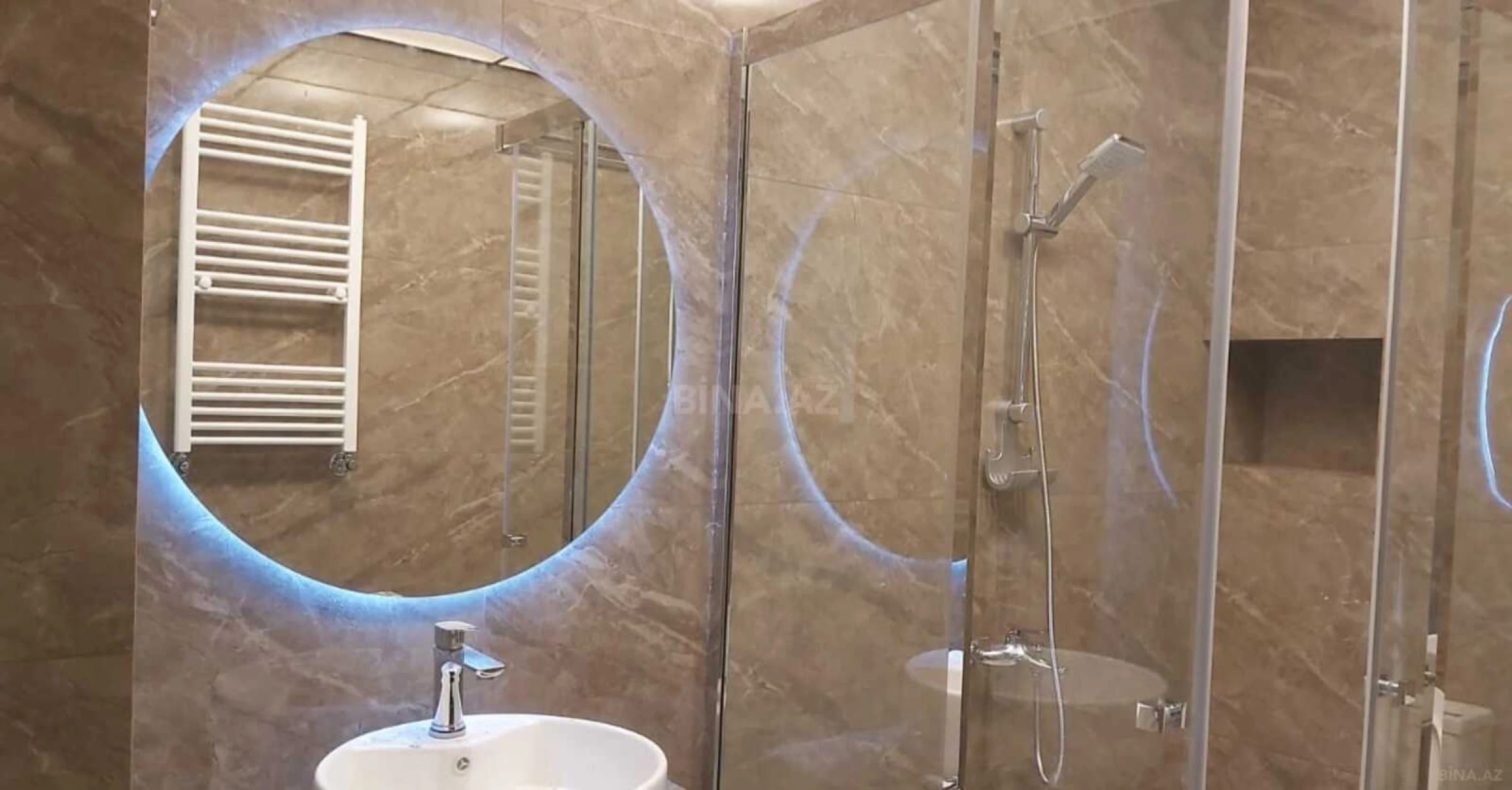 Kirayə verilir 2 otaqlı mənzil 85 m²