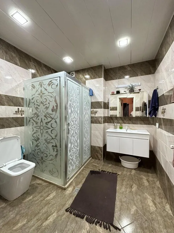 Satılır 3 otaqlı mənzil 137 m²