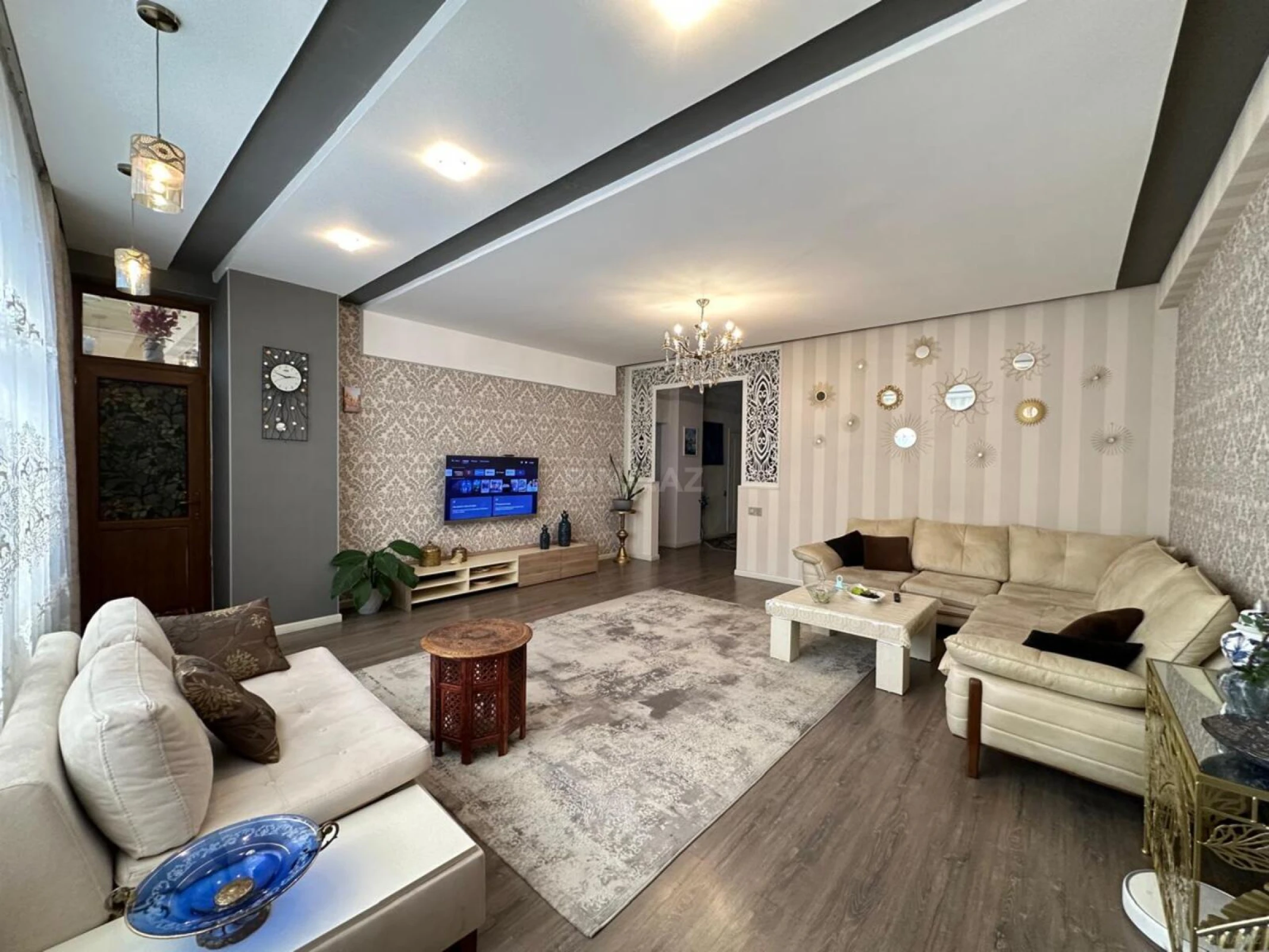 Satılır 3 otaqlı mənzil 137 m²
