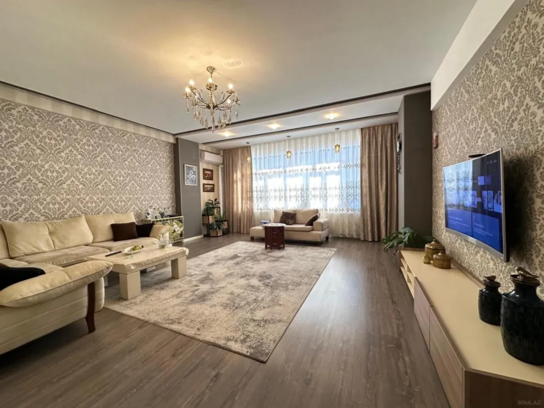 Satılır 3 otaqlı mənzil 137 m²