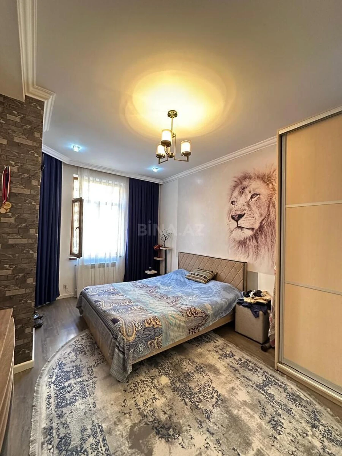 Satılır 3 otaqlı mənzil 137 m²