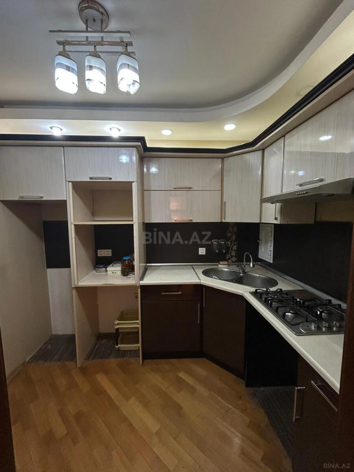 Satılır 3 otaqlı mənzil 82 m²