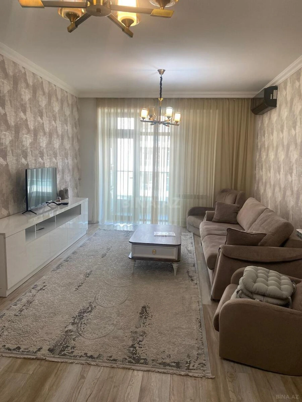 Satılır 2 otaqlı mənzil 103 m²