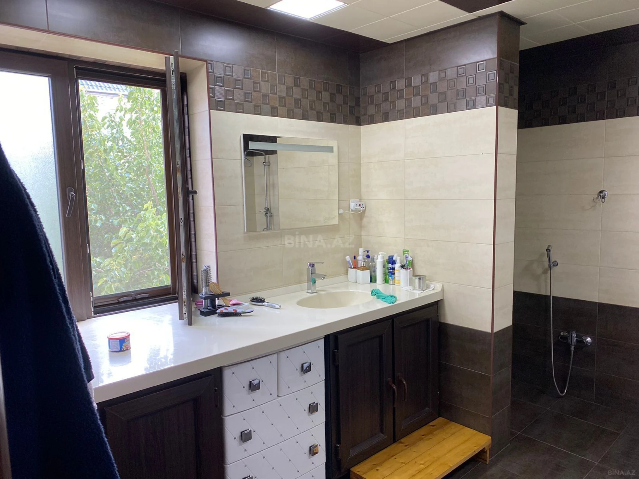 Satılır 4 otaqlı həyət evi 250 m²