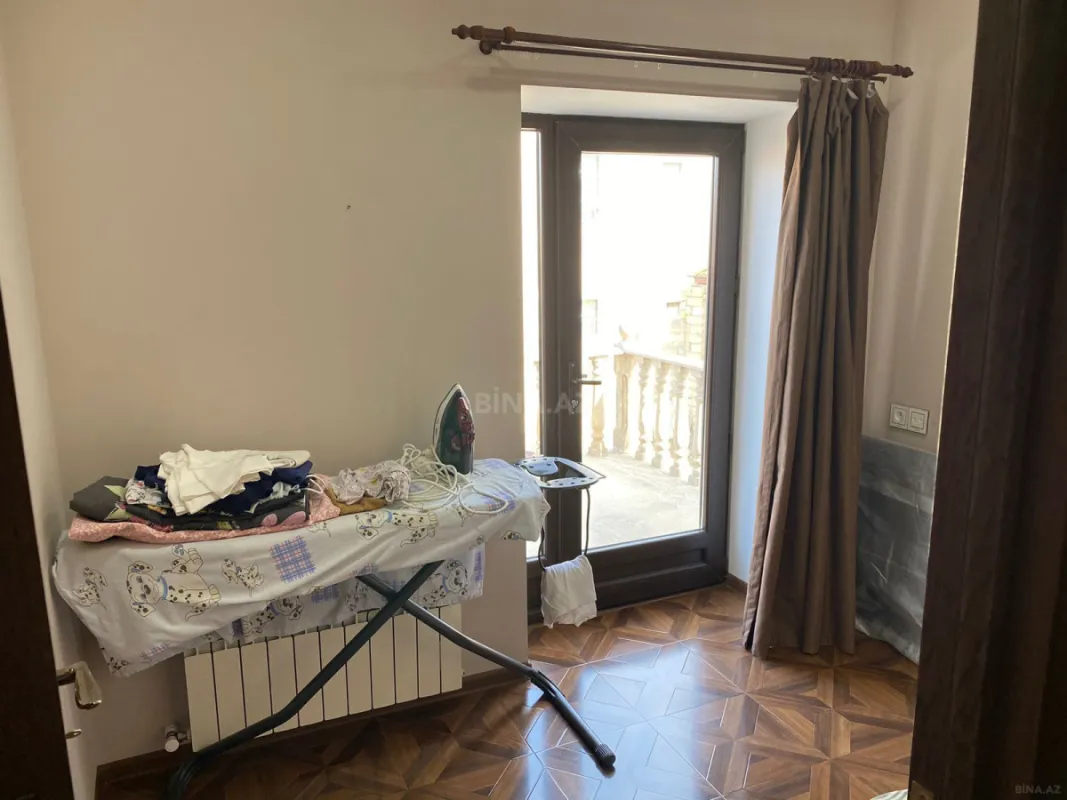 Satılır 4 otaqlı həyət evi 250 m²