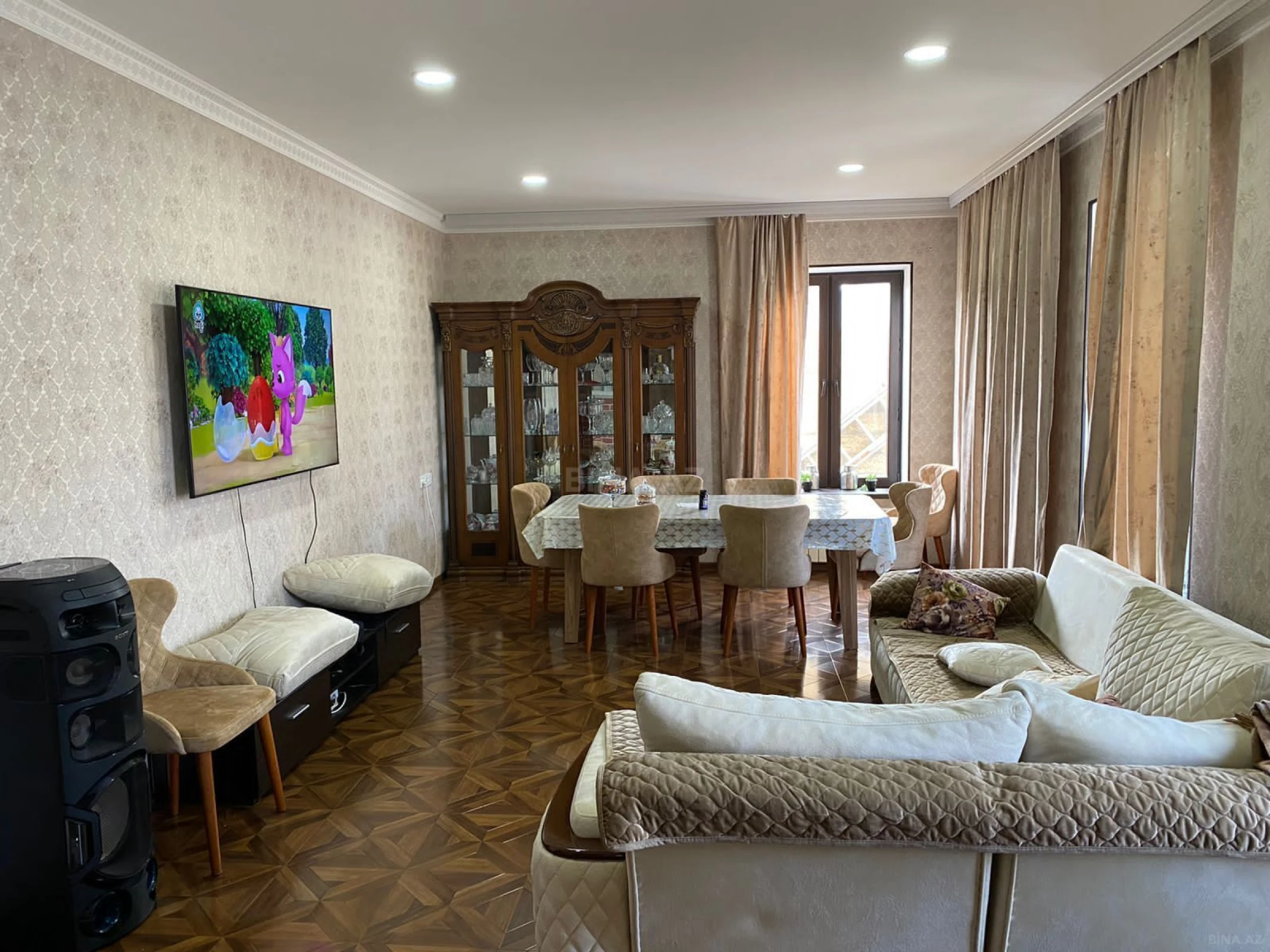 Satılır 4 otaqlı həyət evi 250 m²