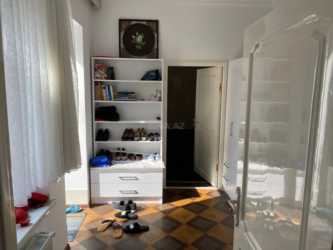 Satılır 4 otaqlı həyət evi 250 m²