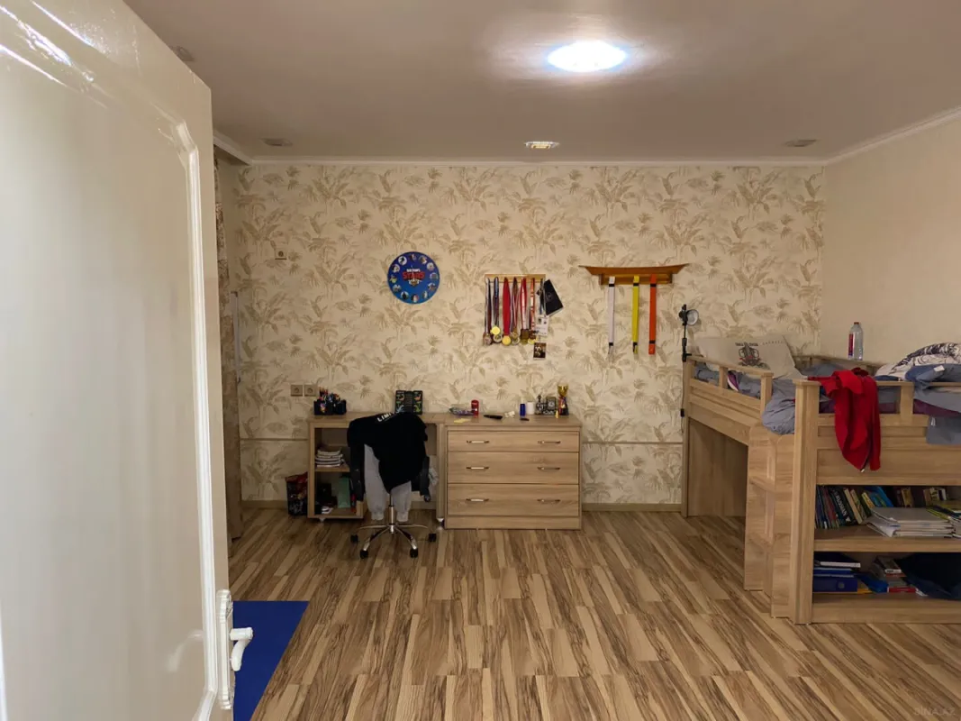 Satılır 4 otaqlı həyət evi 250 m²