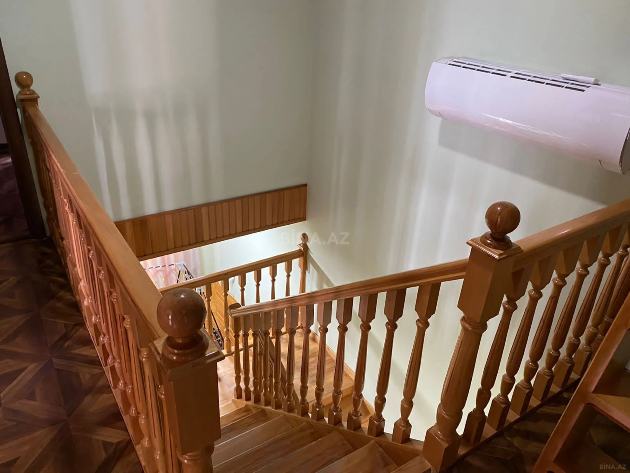 Satılır 4 otaqlı həyət evi 250 m²