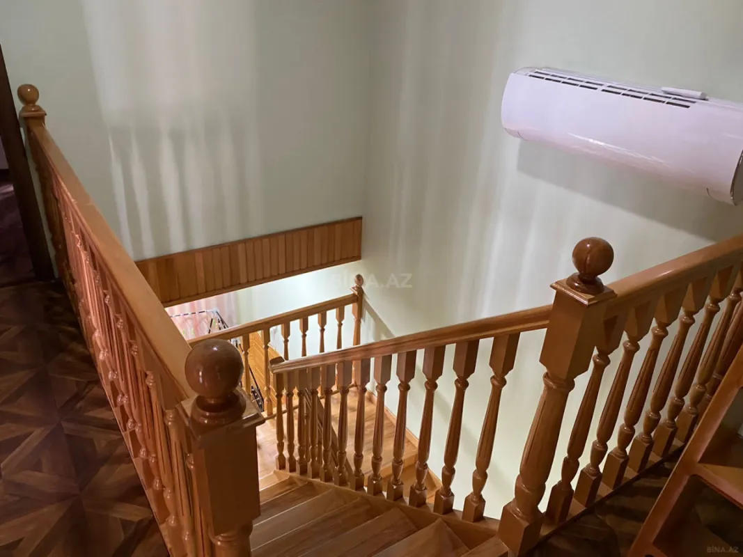 Satılır 4 otaqlı həyət evi 250 m²