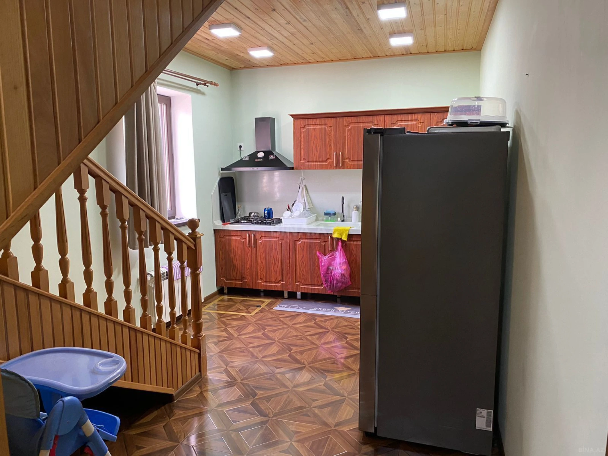 Satılır 4 otaqlı həyət evi 250 m²