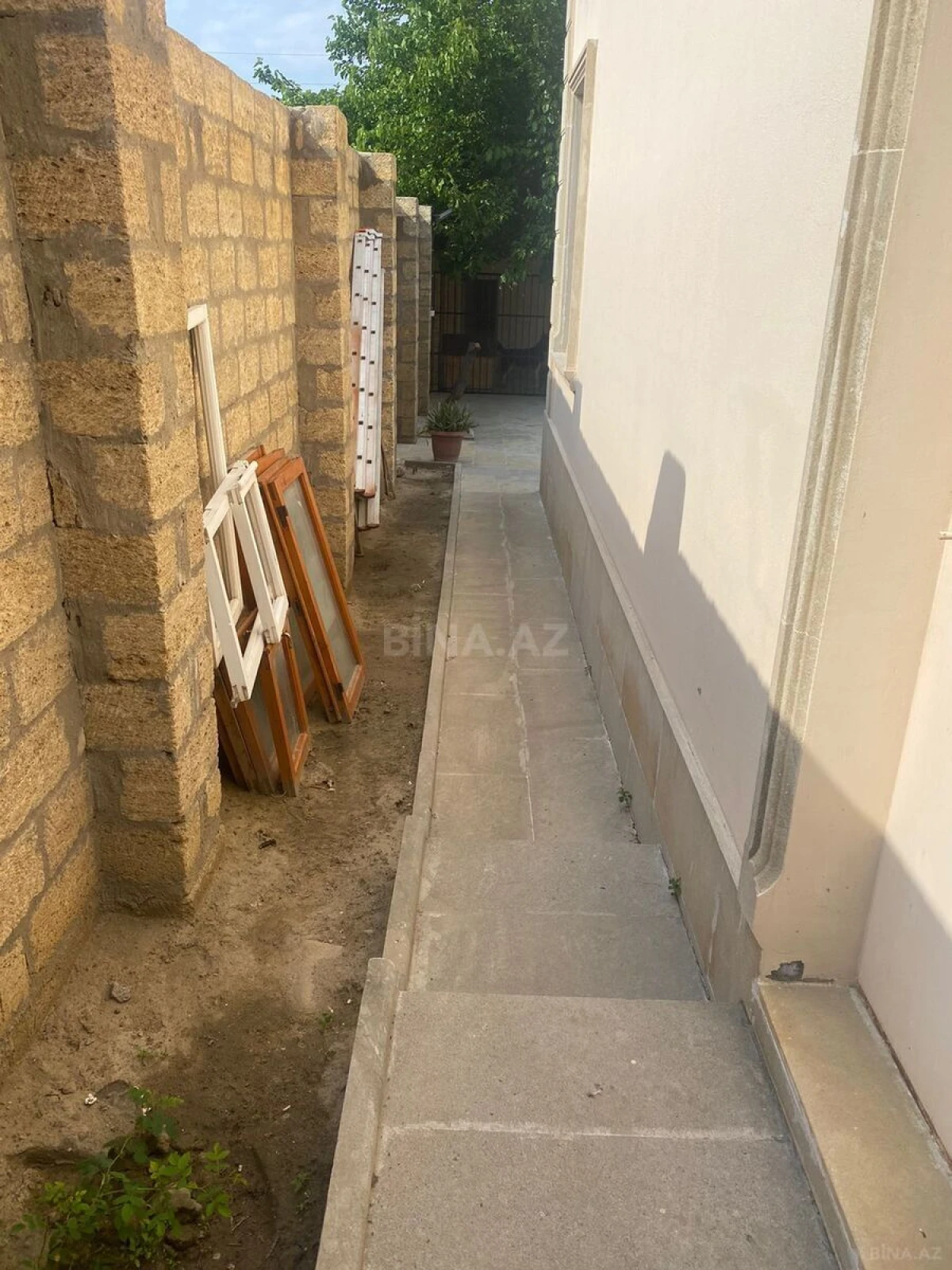Satılır 4 otaqlı həyət evi 250 m²