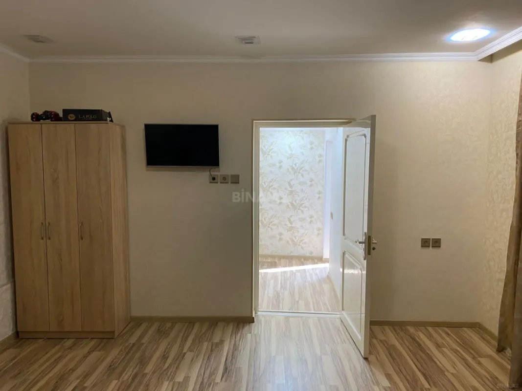 Satılır 4 otaqlı həyət evi 250 m²