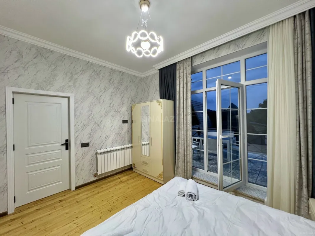 Satılır 7 otaqlı həyət evi 220 m²