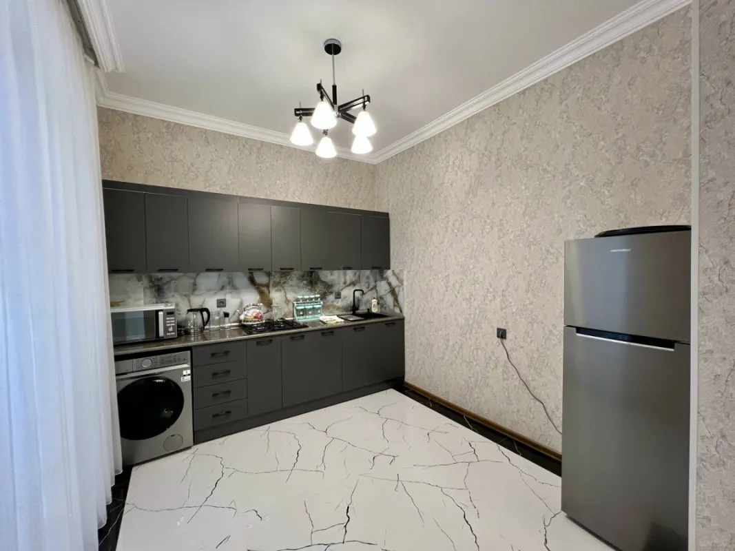 Satılır 7 otaqlı həyət evi 220 m²