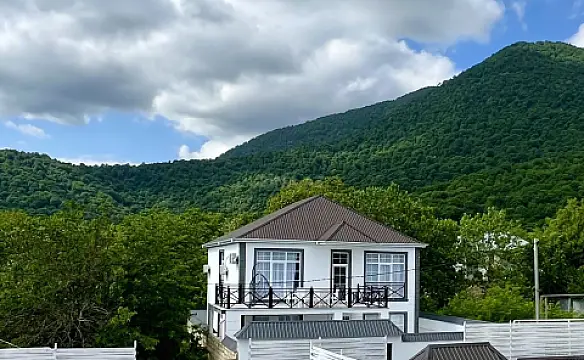 Satılır 7 otaqlı həyət evi 220 m²