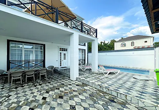 Satılır 7 otaqlı həyət evi 220 m²