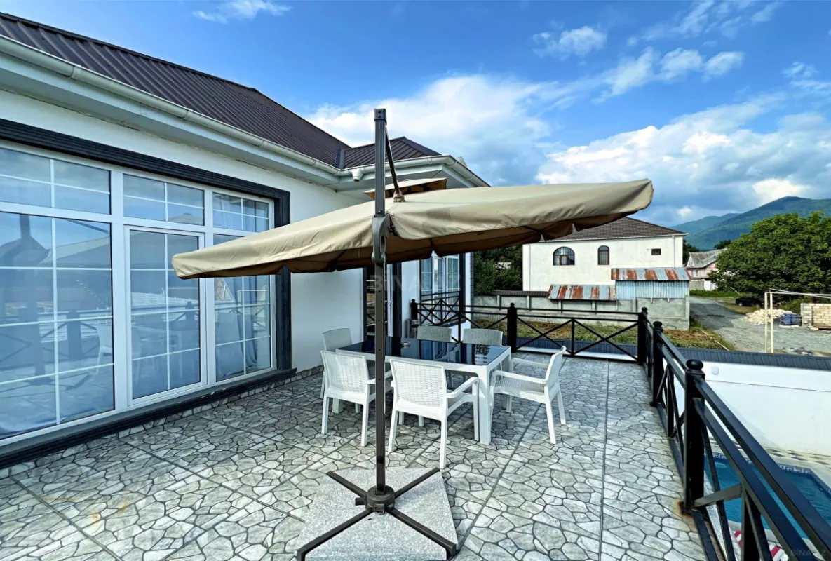 Satılır 7 otaqlı həyət evi 220 m²